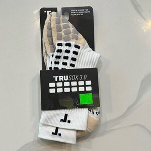 NWT white medium TruSox 3.0